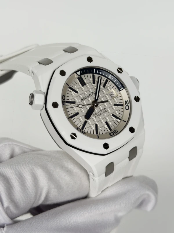 Audemars Piguet 15707CB.OO.A010CA.01 3