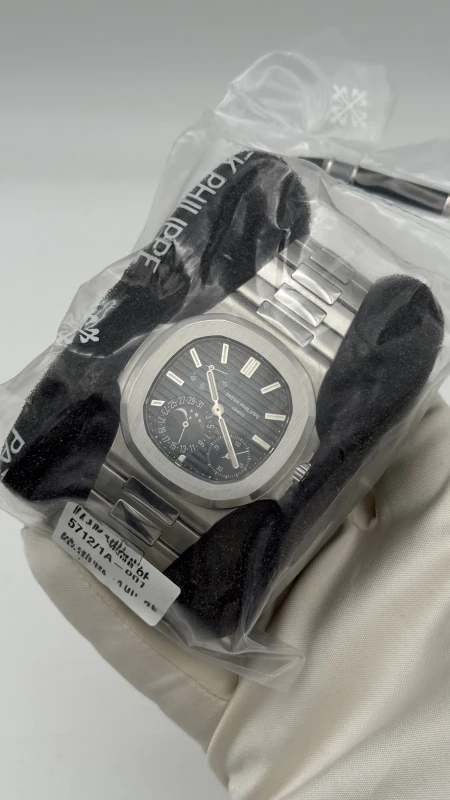 Patek Philippe 5712/1 5712/1A-001 8