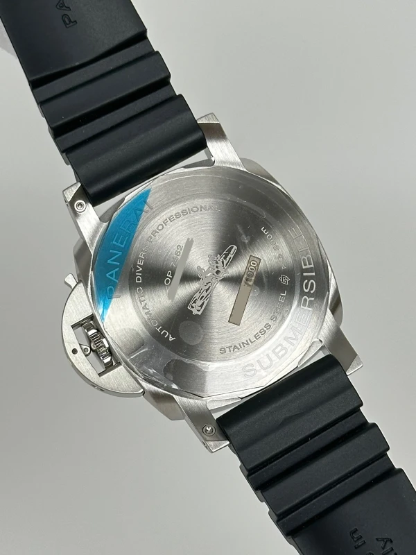 Panerai Submersible QuarantaQuattro PAM01596 9