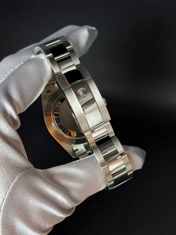 Rolex 41 mm, steel and white gold  126334-0001 5