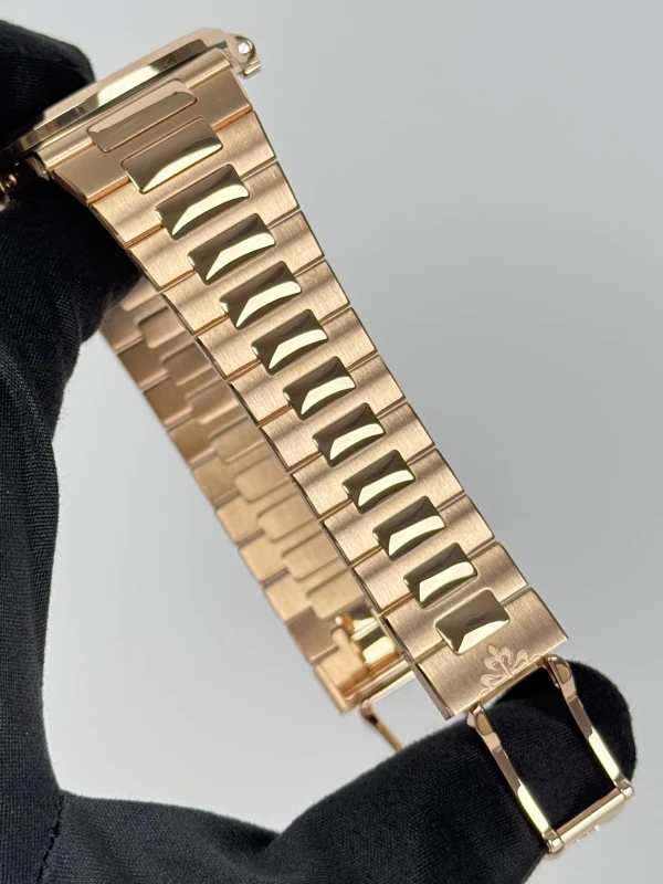 Patek Philippe NAUTILUS 5712/1R-001 7