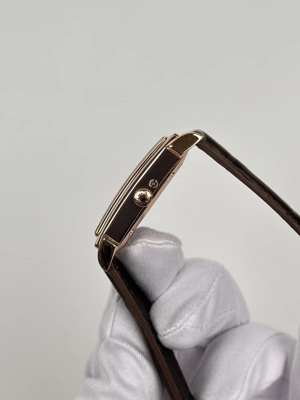 A. Lange & Sohne 107.031 6