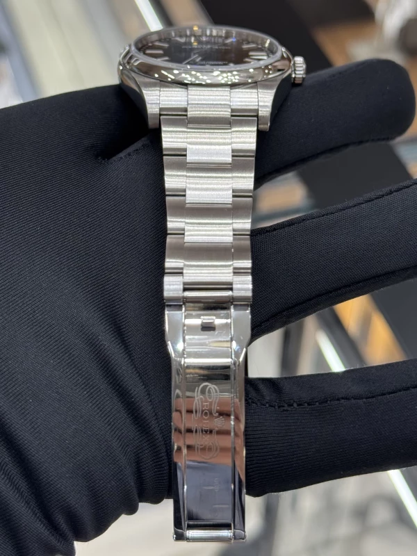 Rolex 39 mm, Oystersteel 114300-0005 6