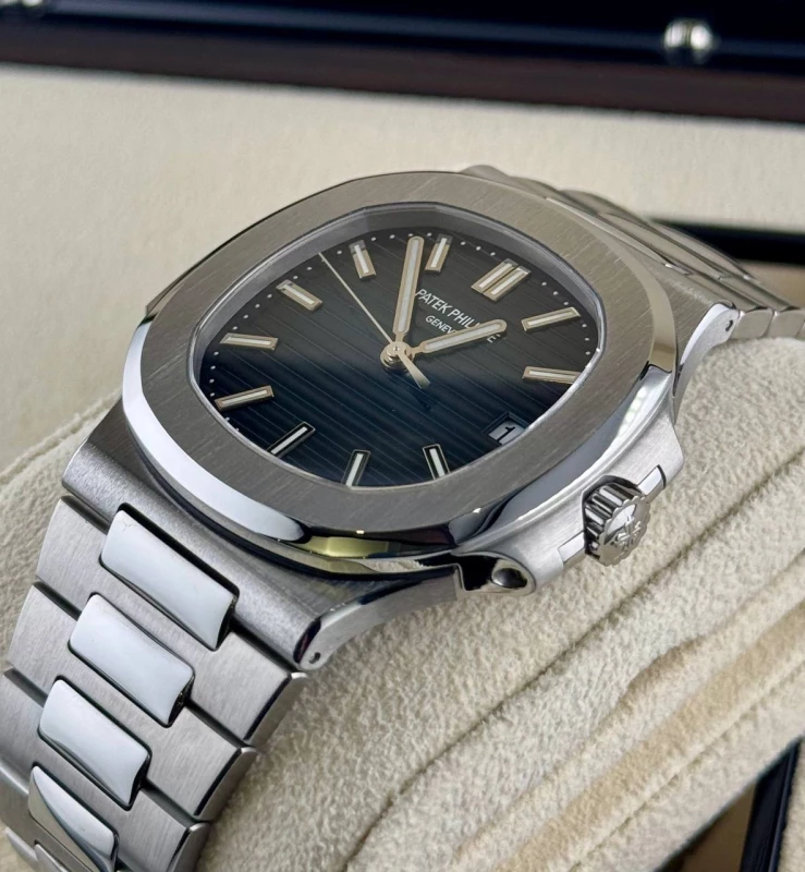 Patek Philippe 5711/1 5711/1A-010 4