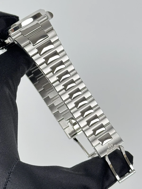 Patek Philippe TRAVEL TIME CHRONOGRAPH  5990/1A-011 5