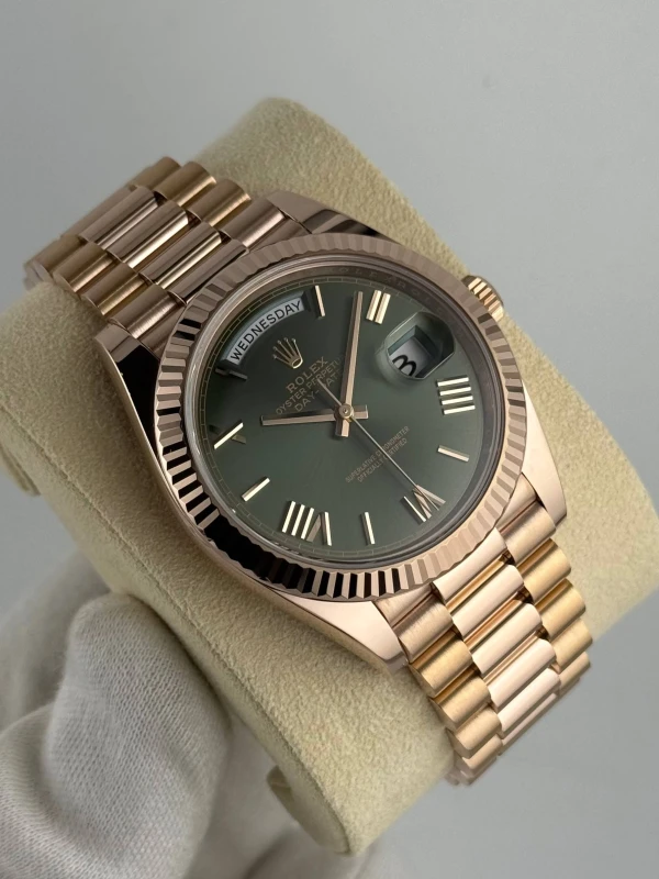 Rolex 40 mm Everose Gold 228235-0025 2