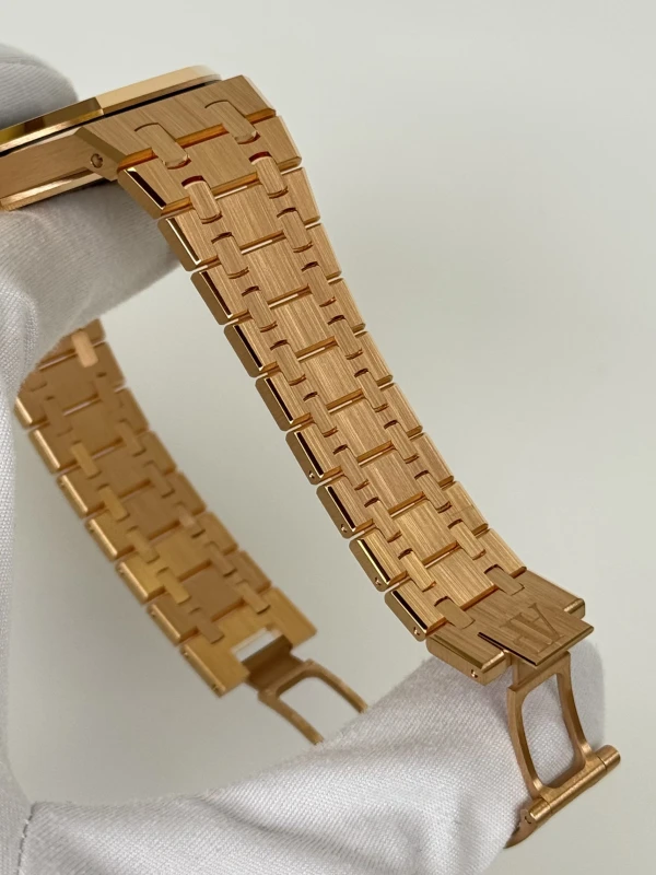 Audemars Piguet Royal Oak Selfwinding 37 mm 15551OR.ZZ.1356OR.06 4