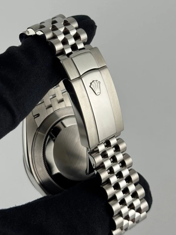 Rolex DATEJUST 41MM STEEL 126300-0024 6