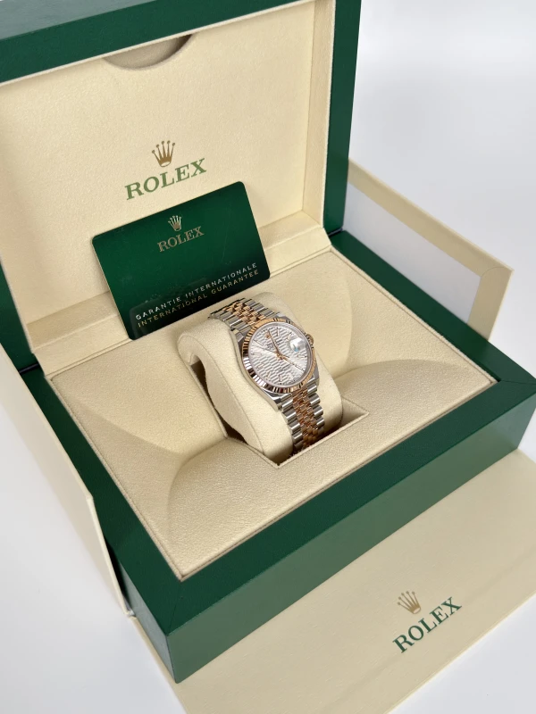 Rolex 36 mm, Oystersteel and Everose gold 126231-0033 5