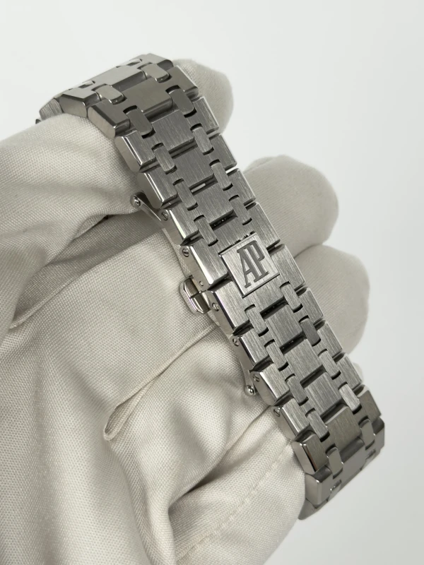 Audemars Piguet 15300ST.OO.1220ST.02 4