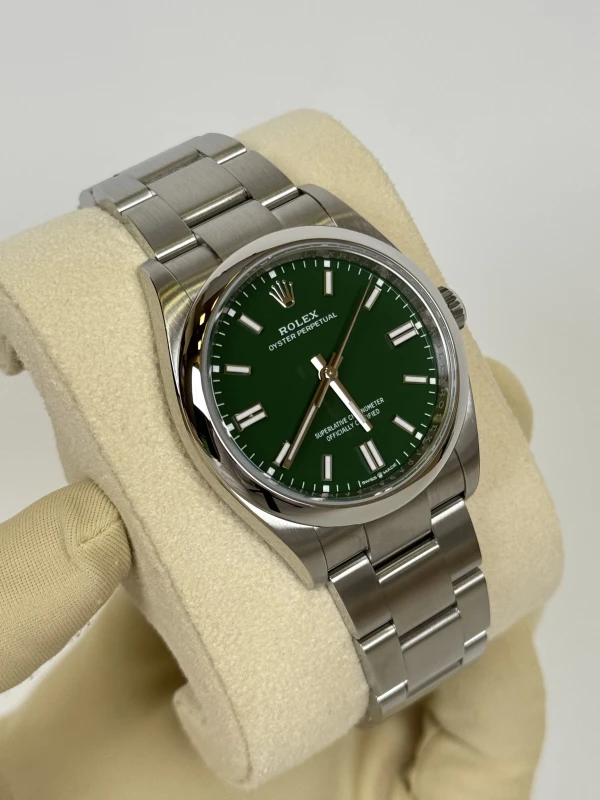 Rolex Perpetual 36 126000-0005 2