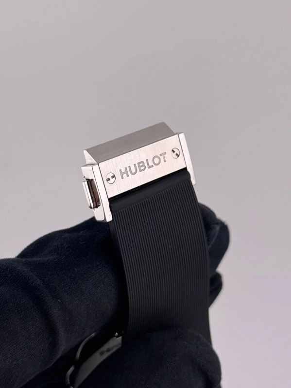 Hublot Chronograph Titanium 521.NX.1170.LR 4