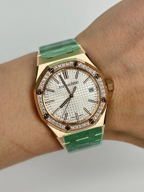Audemars Piguet Royal Oak Selfwinding 37 mm  15551OR.ZZ.1356OR.04 7