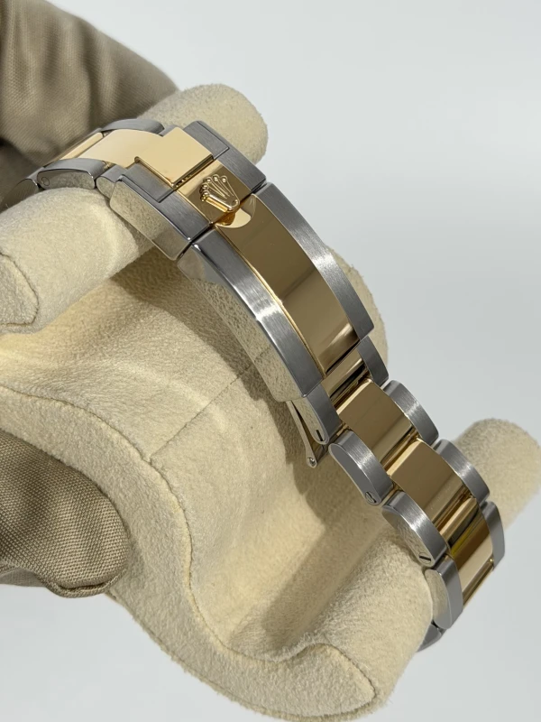 Rolex Cosmograph 40mm Steel and Yellow Gold 126503-0002 4