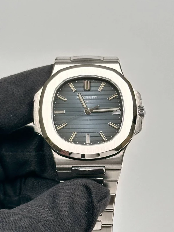 Patek Philippe 5711/1 5711/1A-010 3