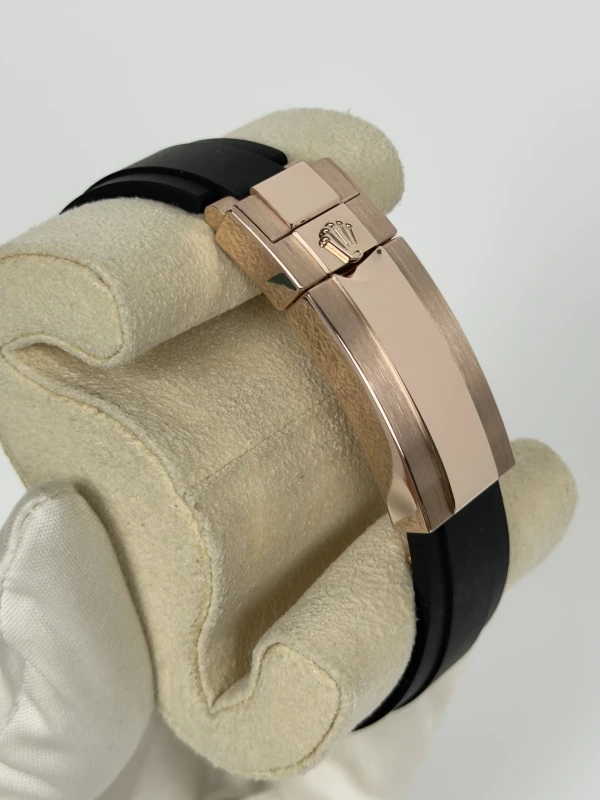 Rolex Cosmograph 40mm Everose Gold 126515ln- 4