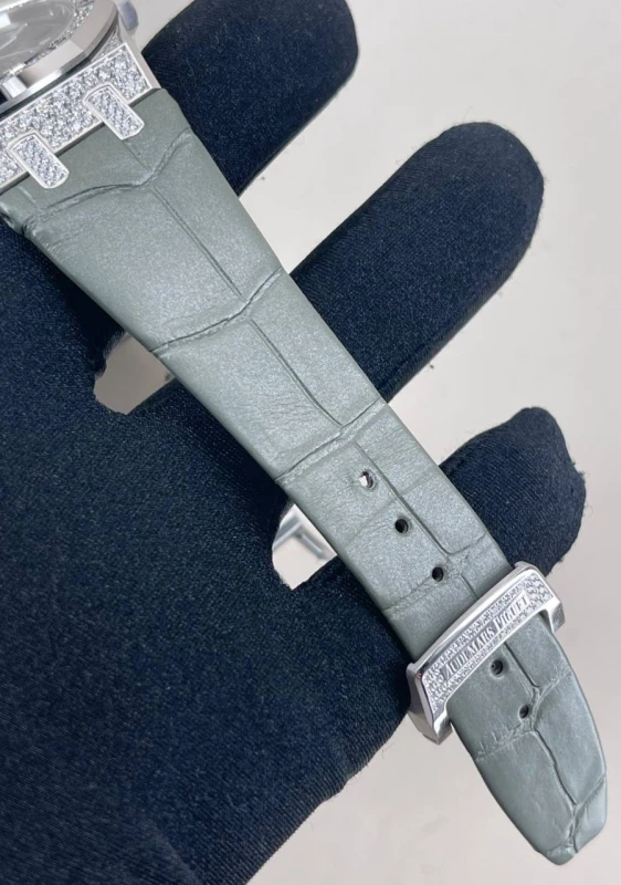 Audemars Piguet 15551BC.ZZ.D405CR.01 6