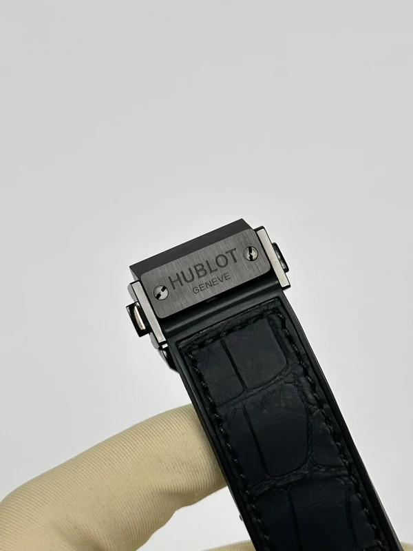 Hublot All Carbon Evolution 44mm 301.QX.1740.RX 8