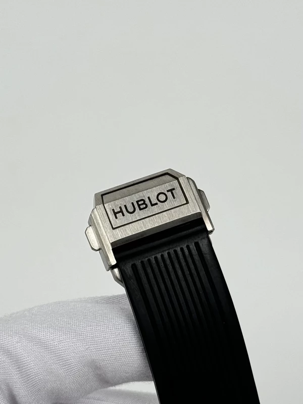 Hublot E Titanium 42 mm 440.NX.1100.RX 8