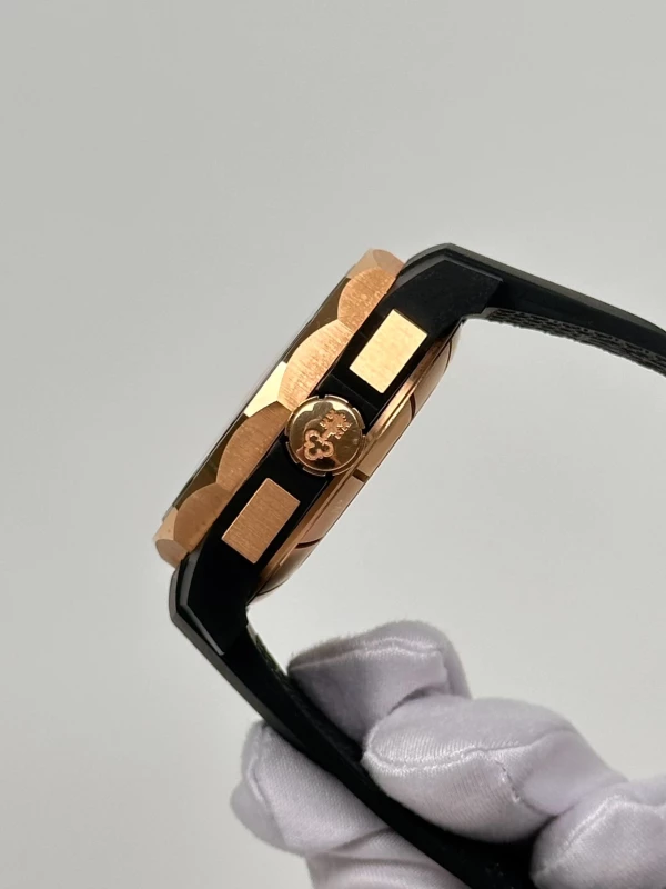 Corum Regatta 44 986.694.55/0371 CG12 6
