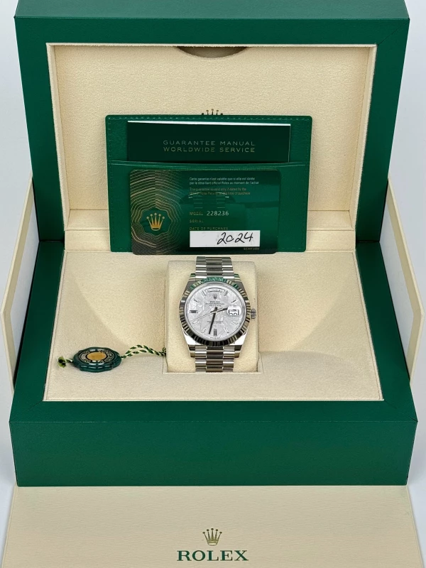 Rolex Day-Date 40 mm Platinum 228236-0011 5