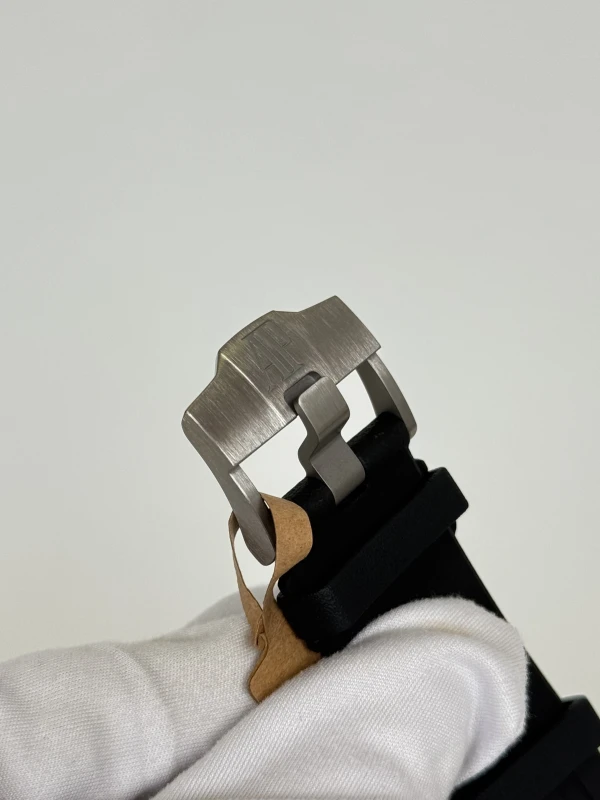 Audemars Piguet Chronograph 44mm 26400IO.OO.A004CA.01 6