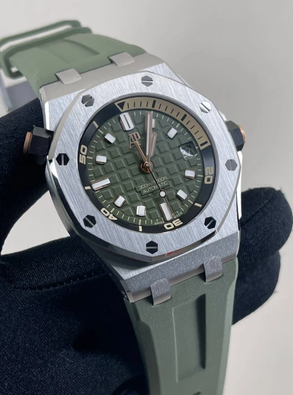 Audemars Piguet Diver 15720ST.OO.A052CA.01 3