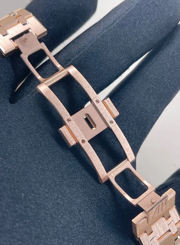 Audemars Piguet «50-ЛЕТНИЙ ЮБИЛЕЙ» 26240OR.OO.D002CR.01 6