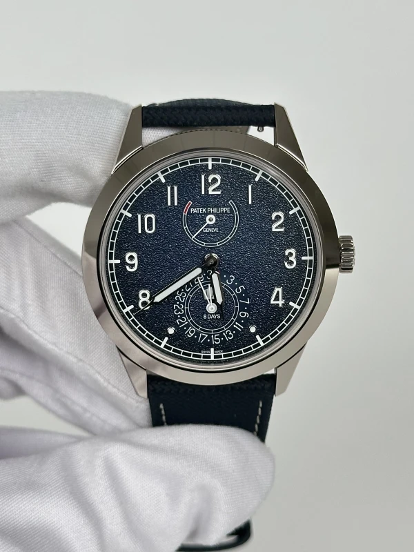 Patek Philippe 8-DAY POWER RESERVE. INSTANTANEOUS DAY AND DATE. 5328G-001 2