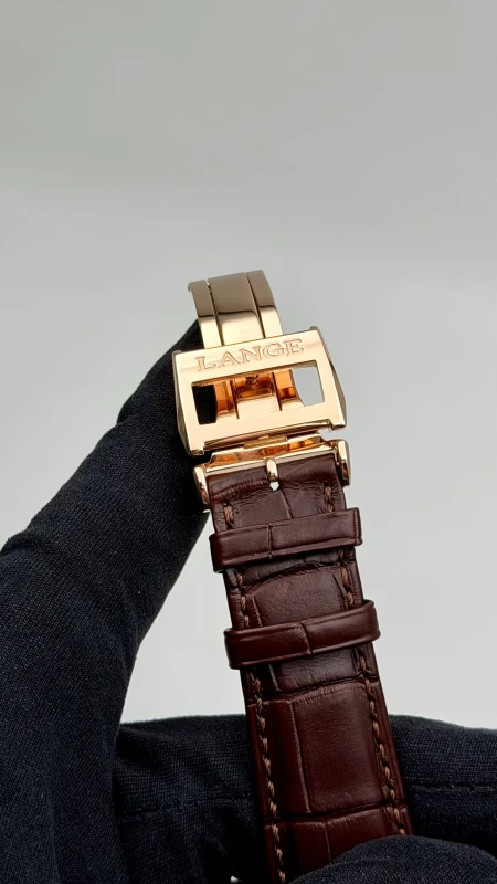 A. Lange & Sohne 703.032 5