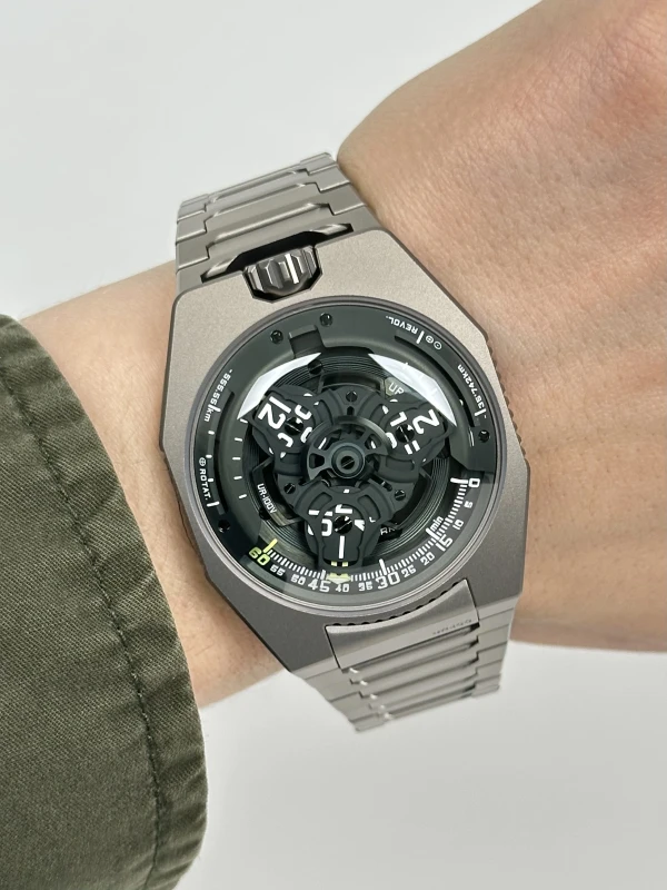 Urwerk Magic T Hunter Green UR-100V Magic T 8
