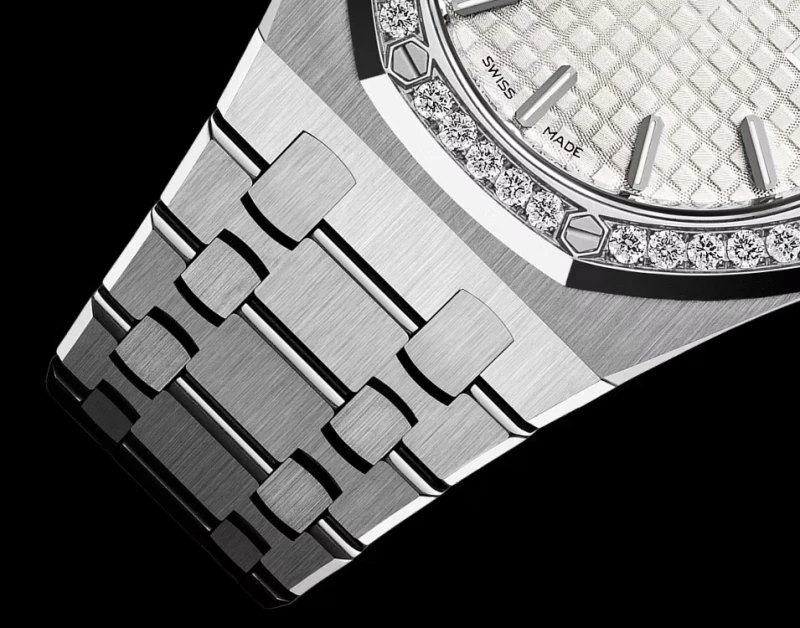 Audemars Piguet Quartz Steel 67651ST.ZZ.1261ST.01-A 2