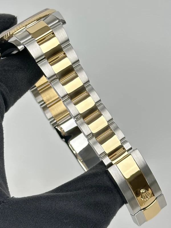 Rolex 36mm Steel and Yellow Gold  116233-0182 5