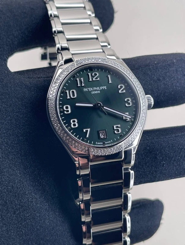 Patek Philippe 7300 7300/1200A-011 3