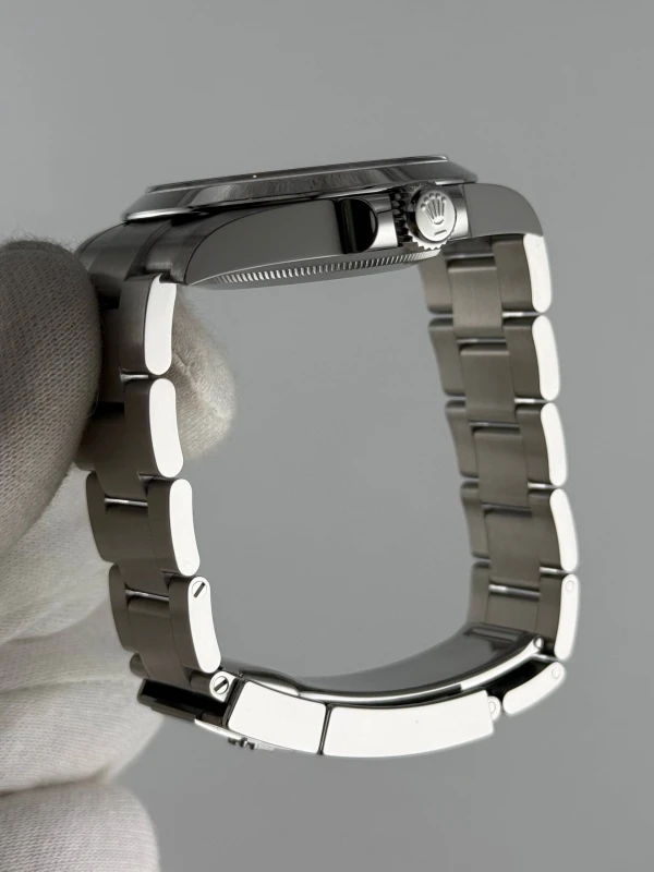 Rolex Air-King 40mm Steel 126900-0001 6