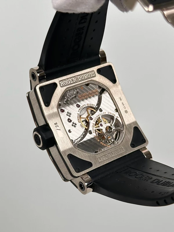 Roger Dubuis Flying Tourbillon Large Date RDDBKS0003 9
