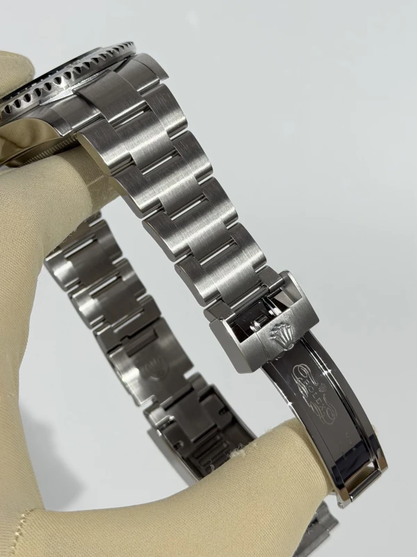 Rolex 4000 126600-0001 4