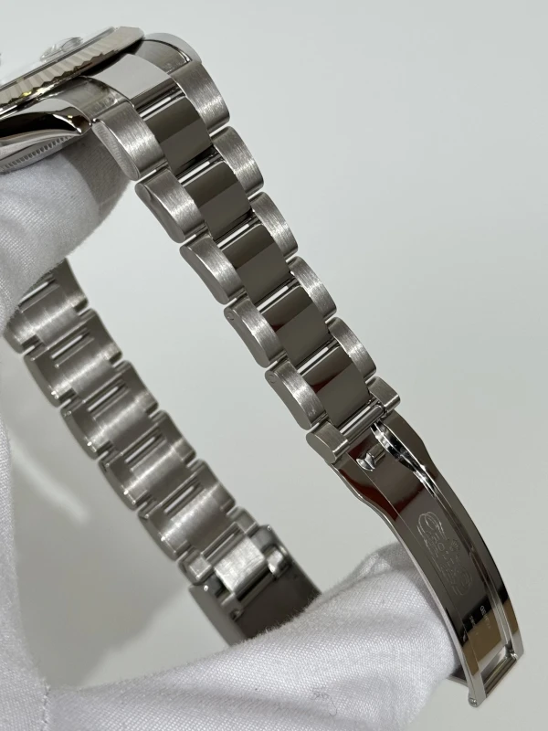 Rolex 41 mm, steel and white gold  126334-0001 4