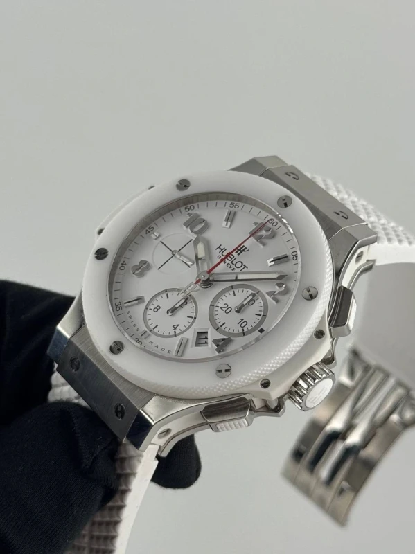 Hublot St. Moritz 44mm 301.SE.230.RW 9