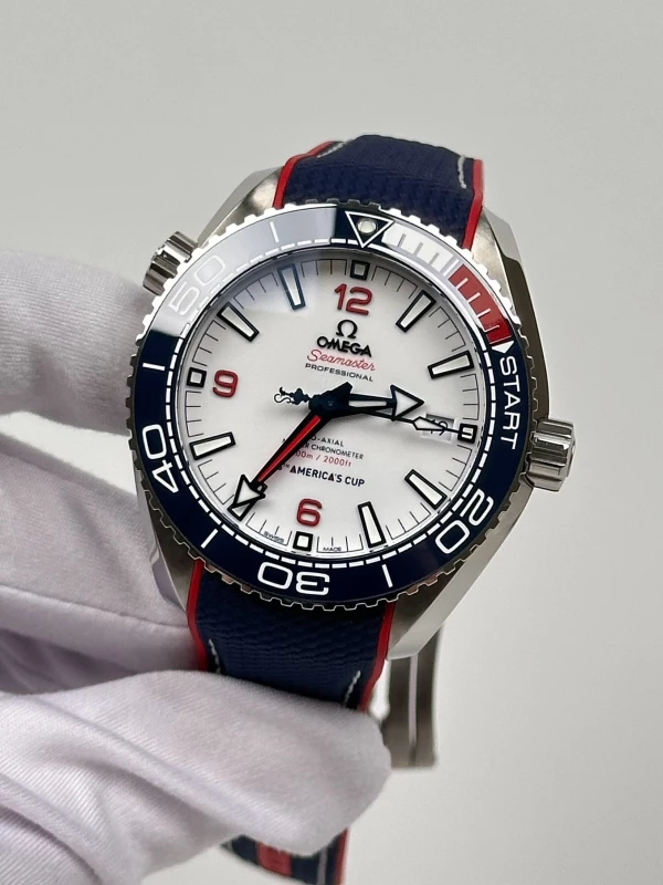 Omega Planet Ocean 600 m 215.32.43.21.04.001 4