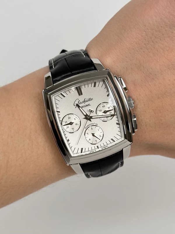 Glashutte Original Vintage Seventies Senator Karree 39-31-53-52-04 9