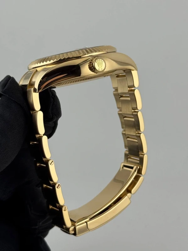 Rolex 42mm Yellow Gold 326938 Champagne 6