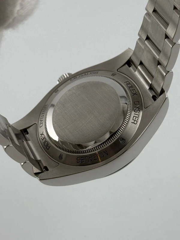 Rolex 40MM STEEL 116400gv-0002 9