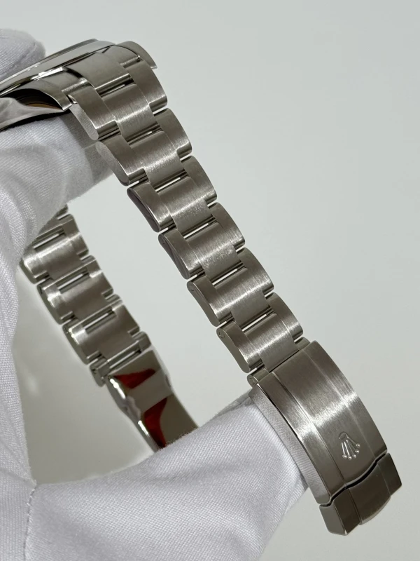 Rolex 39 mm, Oystersteel 114300-0002 3