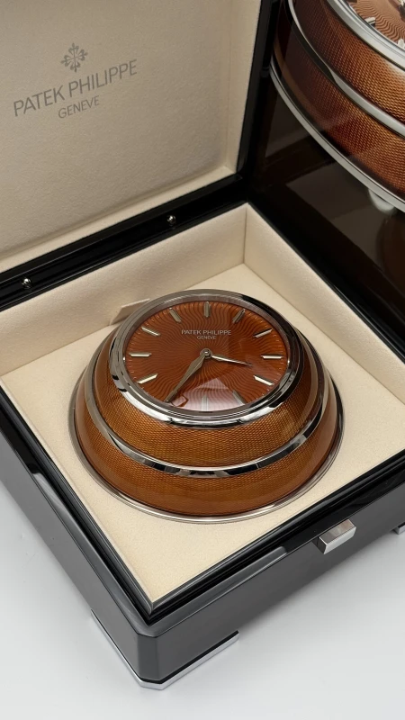 Patek Philippe The Hour Circle Yellow 25001M-001 3