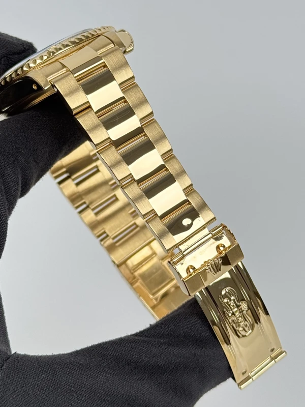 Rolex Yacht-Master 40mm Yellow Gold Blue 16628 6
