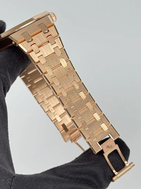 Audemars Piguet Royal Oak Selfwinding 37 mm  15551OR.ZZ.1356OR.05 6