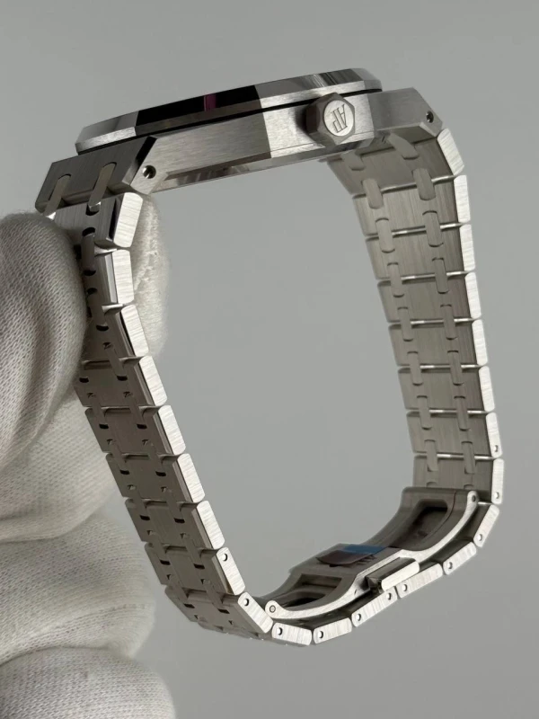 Audemars Piguet ROYAL OAK SELFWINDING 15510BC.OO.1320BC.04 6