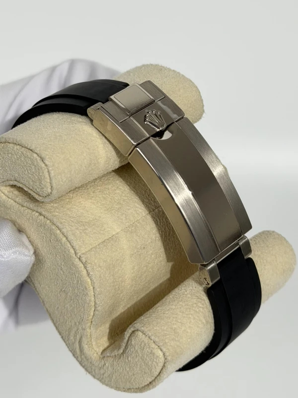 Rolex Cosmograph 40mm White Gold 126519LN-0004 4