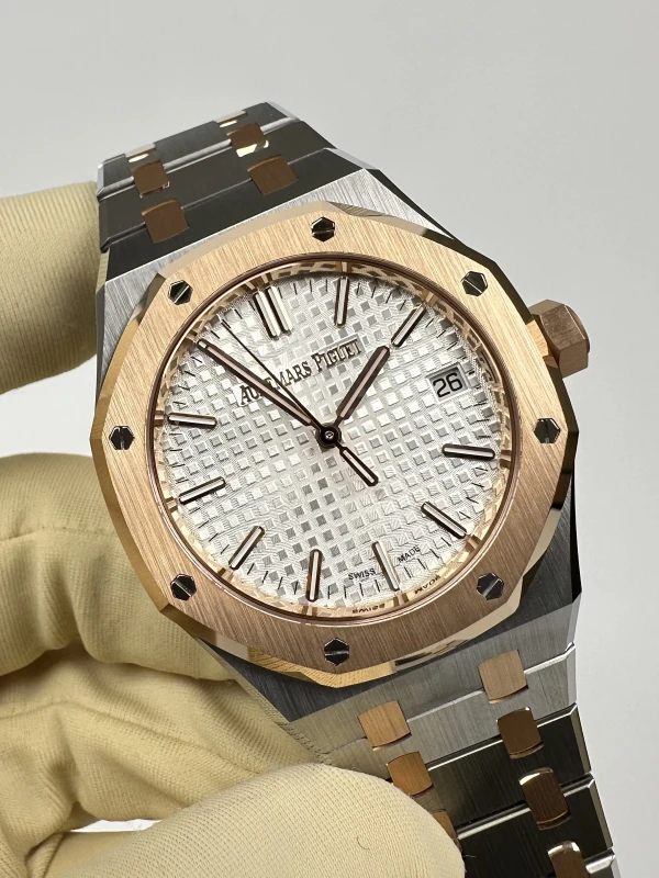Audemars Piguet Royal Oak Selfwinding 37 mm 15550SR.OO.1356SR.02 3